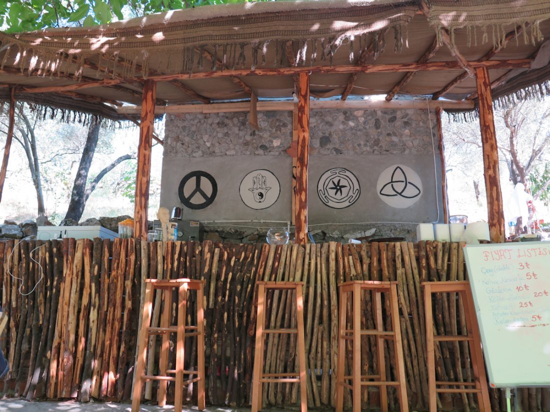 Akaleos'un restoran alanından bir görüntü